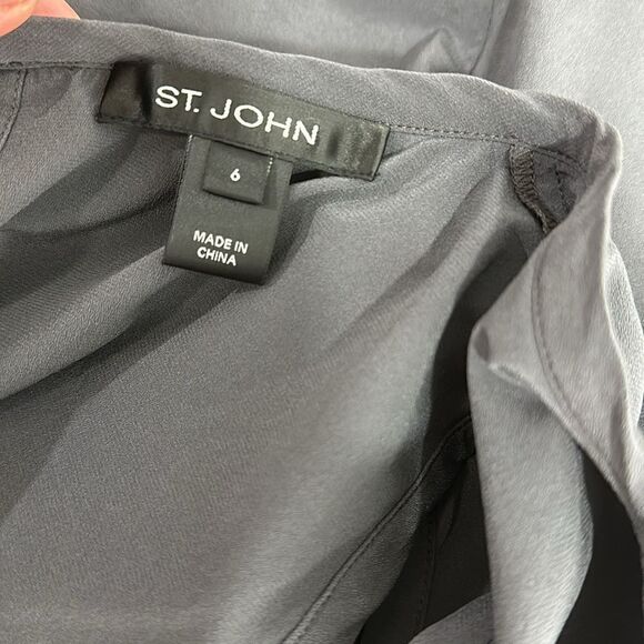 St. John Black Silk Blend Shirred Crew Neck Sleeveless Top Blouse Size 6 - Picture 4 of 8